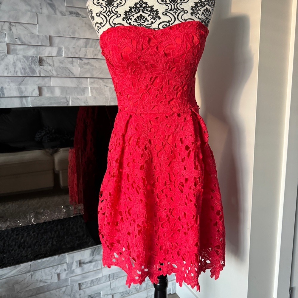 Soieblu Strapless Lace Floral Embroidered Cocktail Party Dress Red S